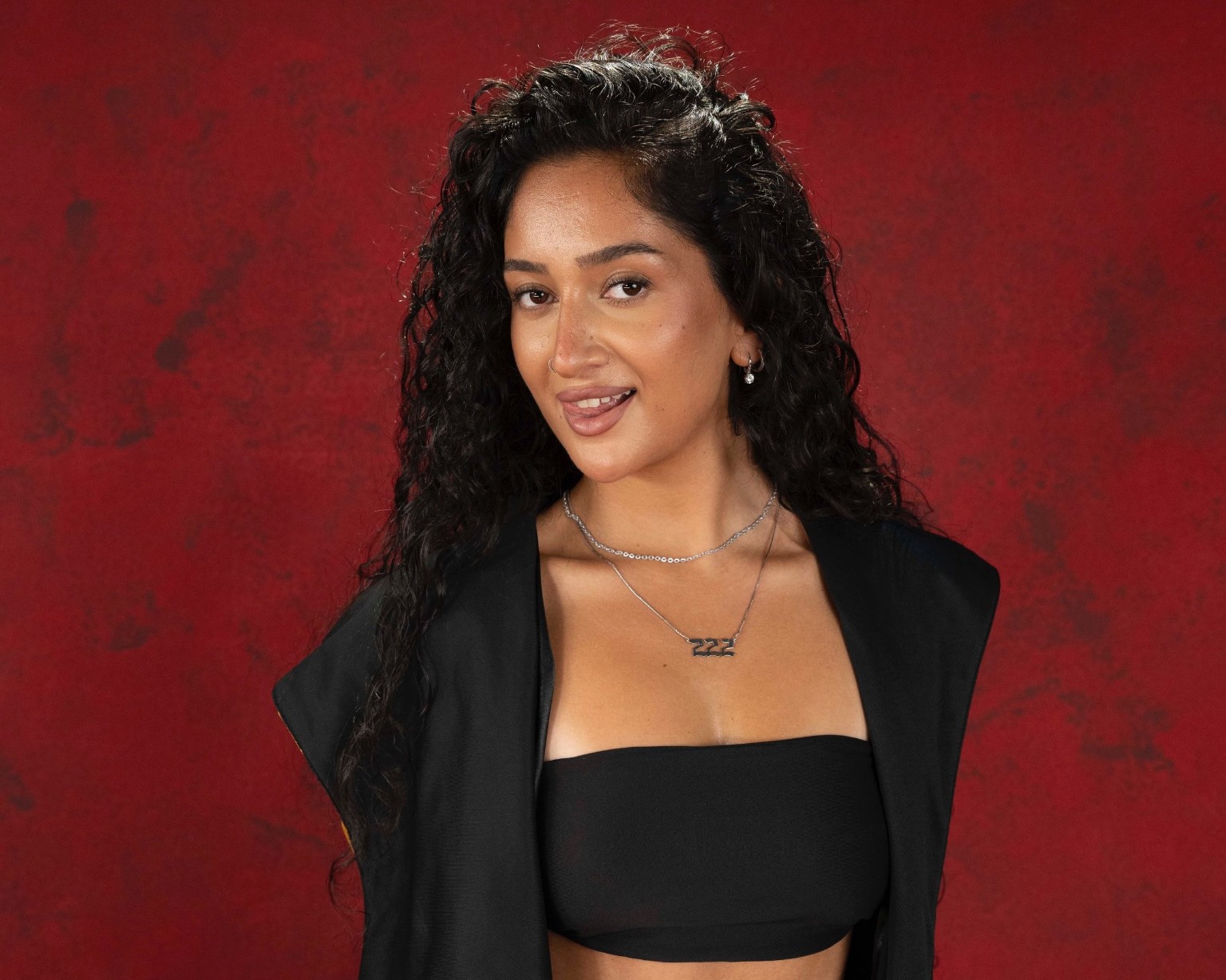 England contestant portrait